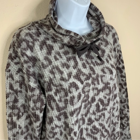 M Como Vintage Beige Leopard Print Cowlneck Pullover Medium Stretch 8 10 - Picture 4 of 9